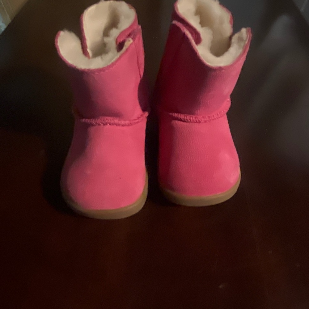 UGG babygirl Keelan Rock Rose Boot